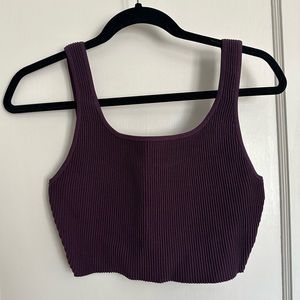 Aritzia Babaton crop top - size M